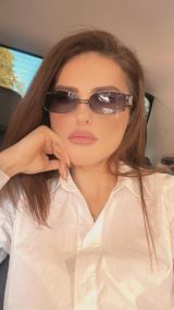 Миниатюра Индивидуалка Беатрис Железнодорожный Фотография 