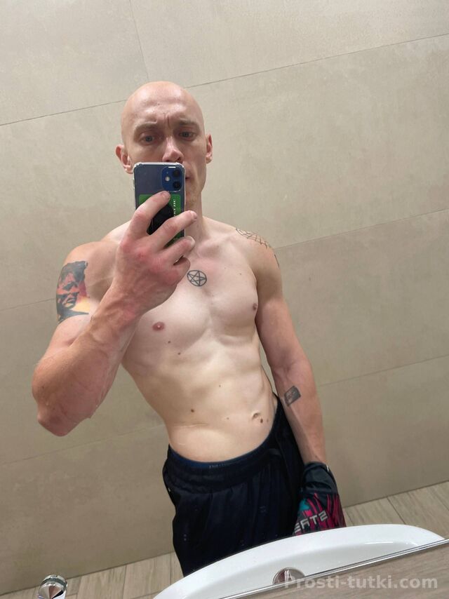 Мужчина Павел Центр